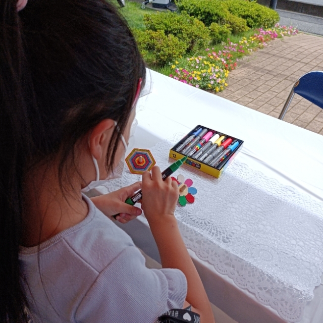 埼玉県イベントのワークショップにて「かんたんコマ」【親子集客イベント】 サムネイル